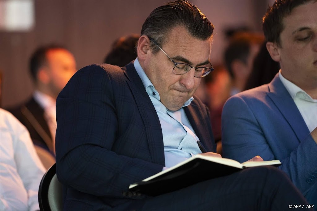 De Mos wil ingelast debat Haagse raad over spreidingswet