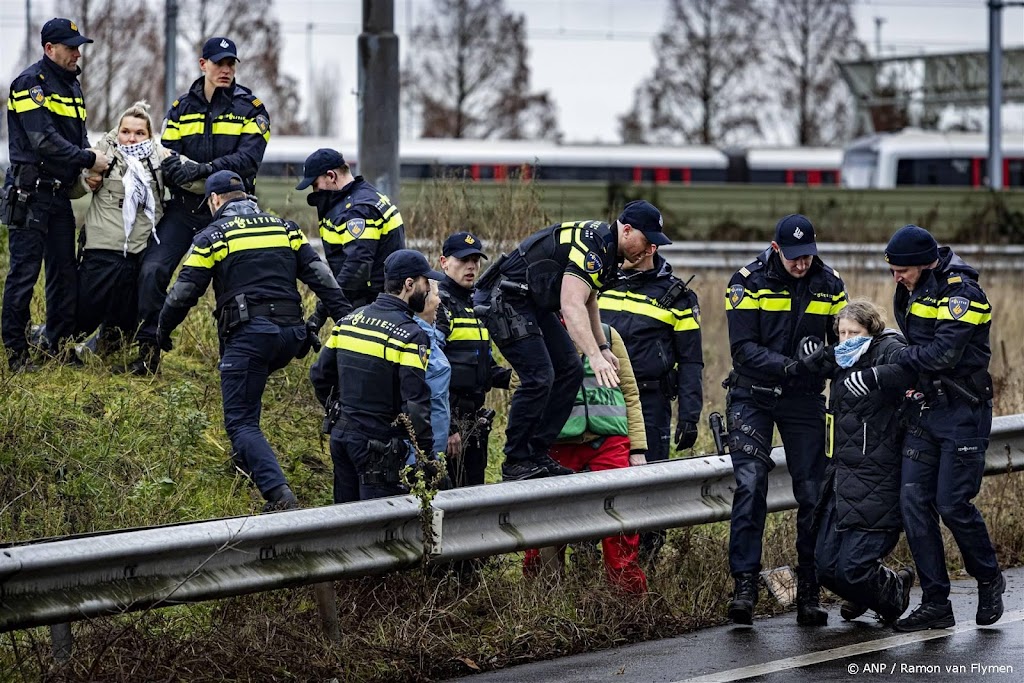 Nog zes betogers vast na actie XR op A10 en A4
