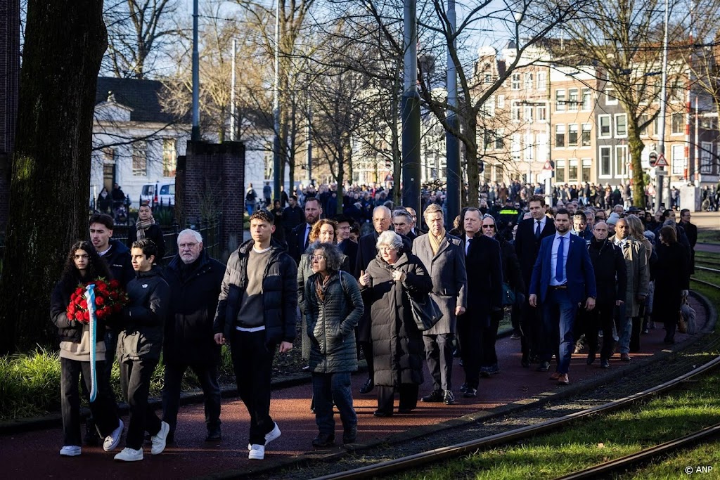 Stille tocht komt aan bij Wertheimpark voor Holocaustherdenking