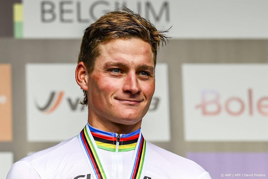 Van der Poel duldt niemand in zijn buurt in Hoogerheide
