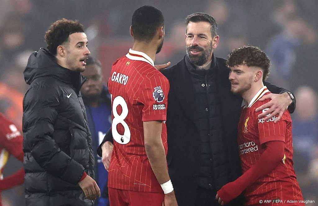 Van Nistelrooij behaalt met Leicester belangrijke zege bij Spurs