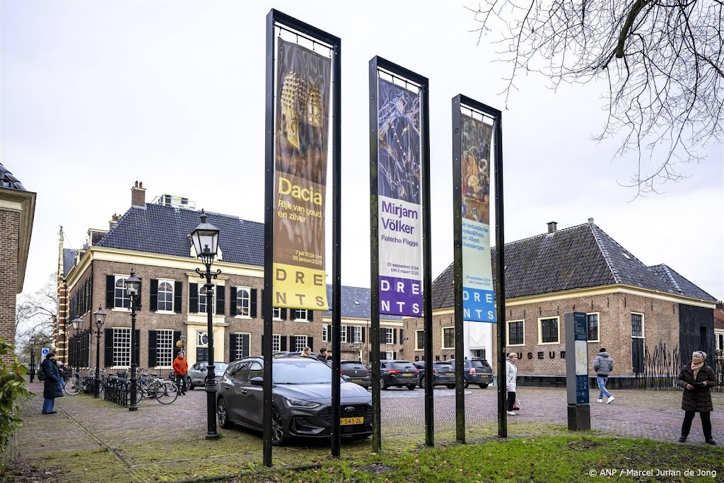 Roemeense minister wil ontmoeting met koning en premier over roof