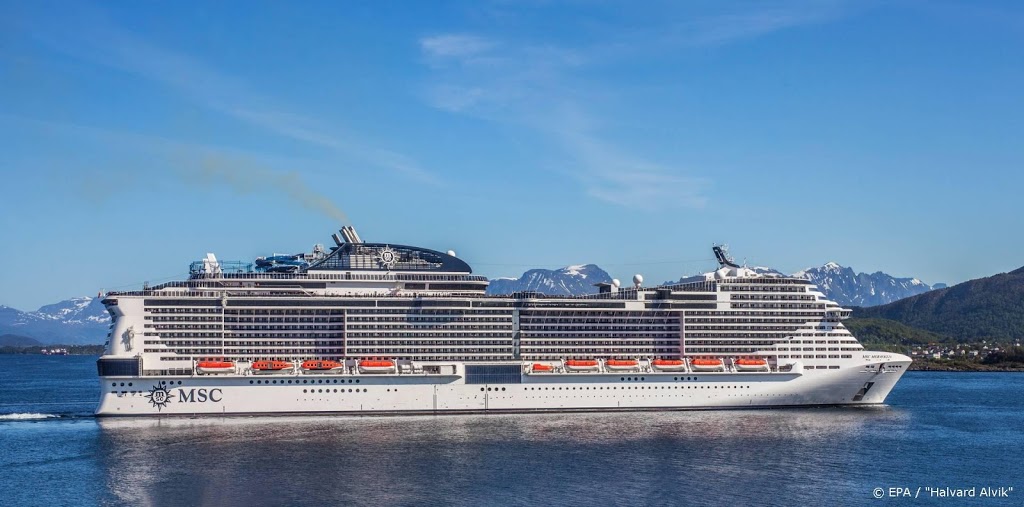 Cruiseschip vaart vanwege 'coronapaniek' door naar Mexico