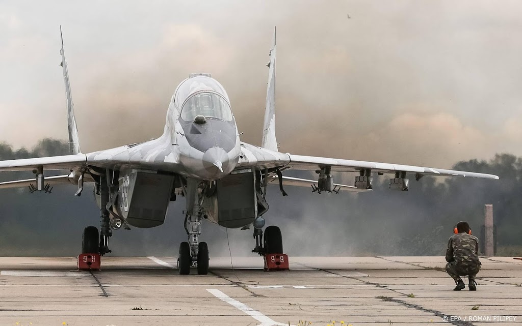 Russische luchtlandingsoperatie op militair vliegveld bij Kiev