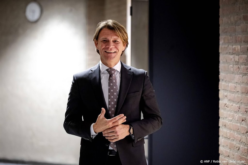 Putters hoopt formatie weer op gang te brengen in marathonsessie