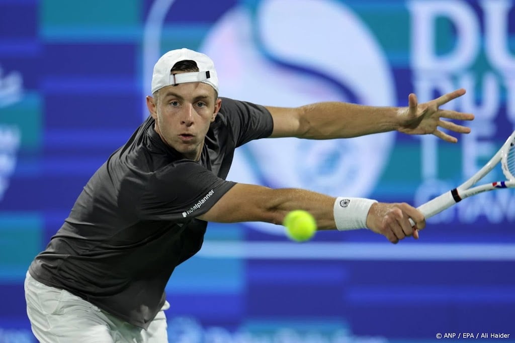Tennisser Griekspoor naar halve finale in Dubai