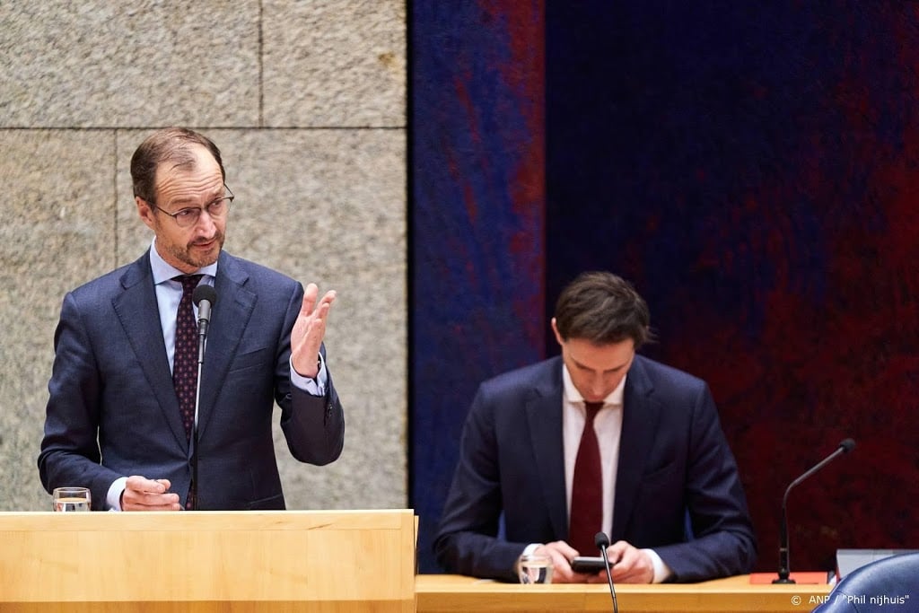 Kabinet: 'ruige tijden' op komst voor Nederlandse economie