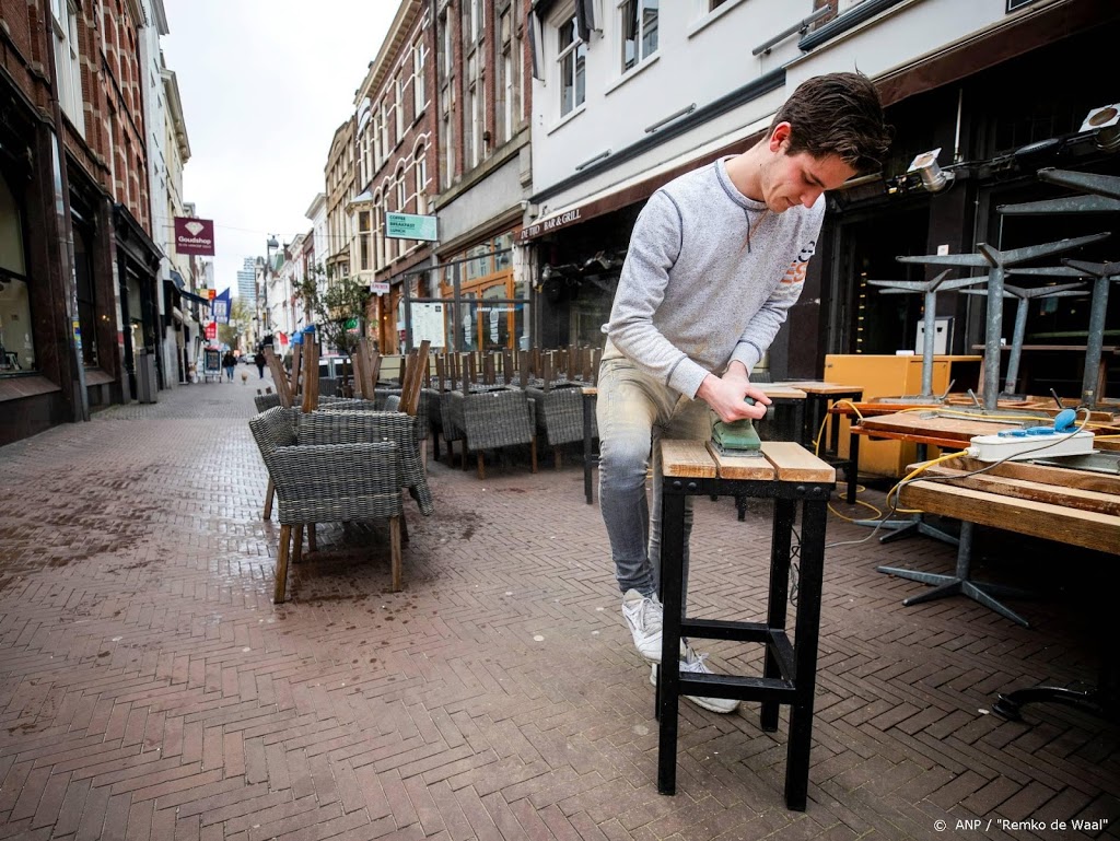'Studenten verliezen veel inkomen door coronacrisis'
