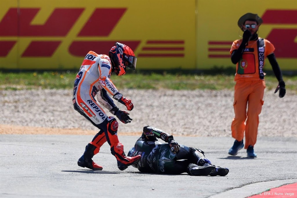 Straf en mogelijk handbreuk geplaagde motorracer Márquez