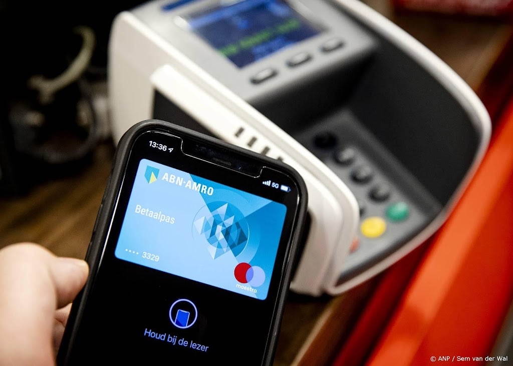 Kaartloos betalen voor het eerst populairder dan met betaalpas