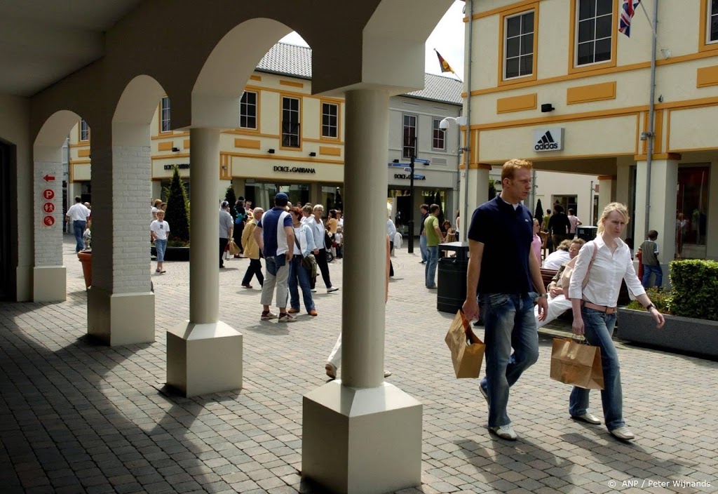 Outletcentra Roermond en Roosendaal houden winkelen op afspraak