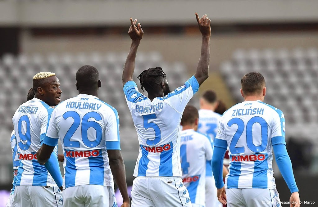 Napoli ten koste van Juventus naar plaats 4 na zege op Torino