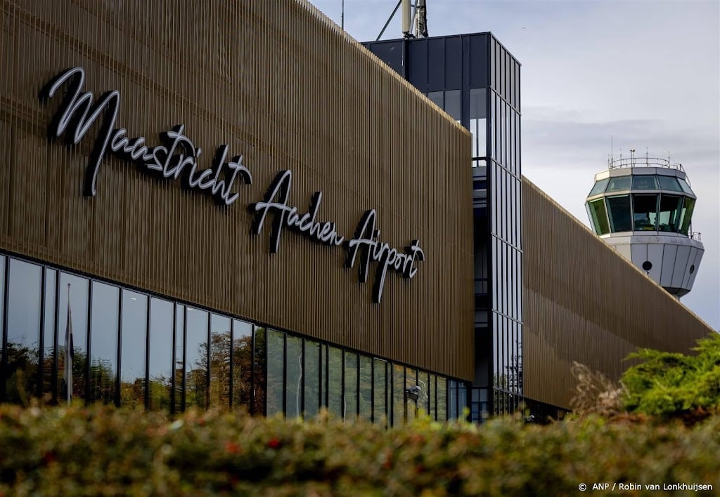 Apache maakt voorzorgslanding op Maastricht Aachen Airport