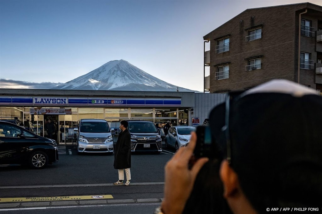 Japanse stad verhult zicht op berg Fuji om toeristen te weren