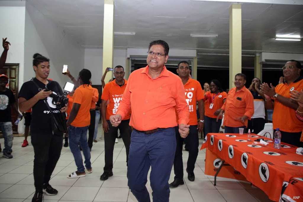 Surinaamse oppositie blijft op winst staan