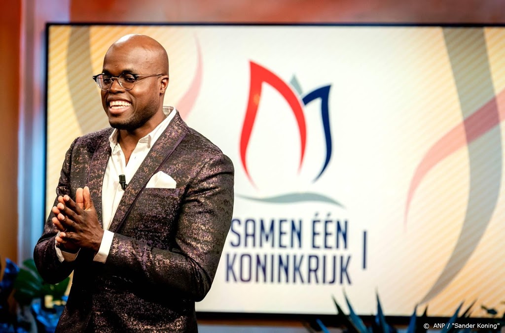 Jandino haalt bijna 1,2 miljoen op met benefiet voor Antillen