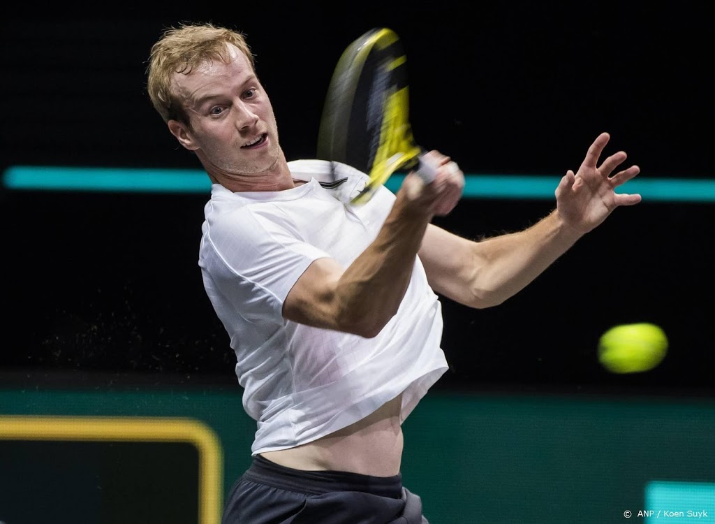 Tennisser Van de Zandschulp naar 3e ronde kwalificaties in Parijs