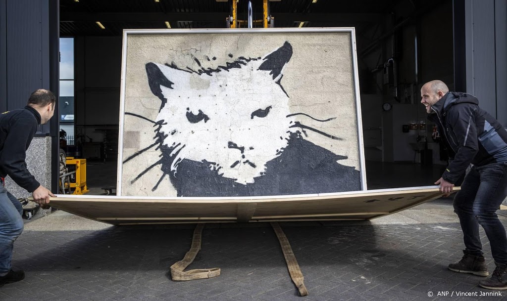 Stuk muur met Banksy brengt 380.000 euro op