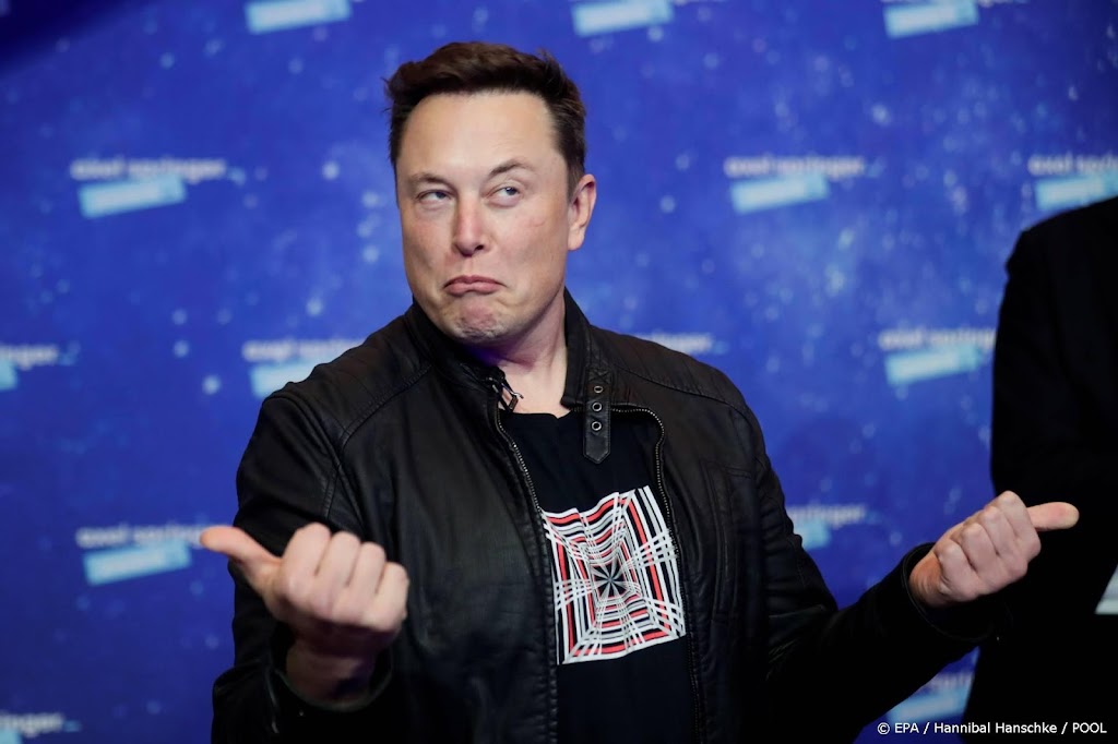 Elon Musk steekt meer eigen geld in overnamedeal Twitter