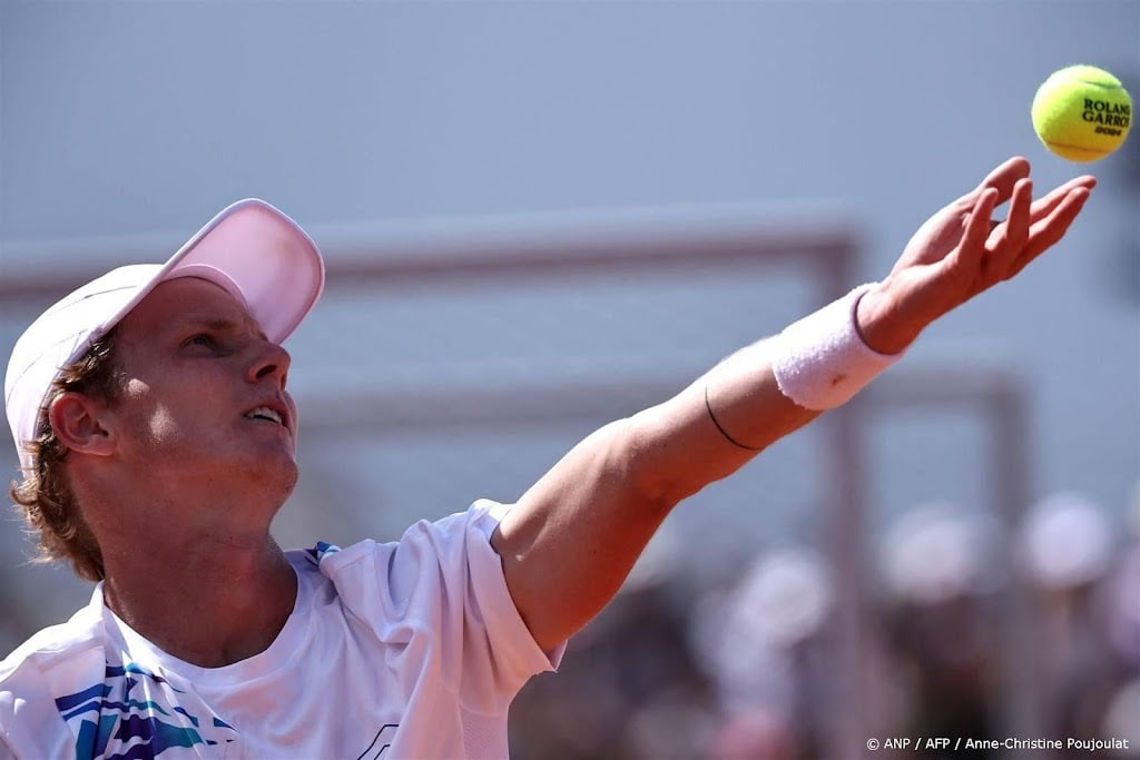 Partij tennisser De Jong op Roland Garros weer hervat na regen
