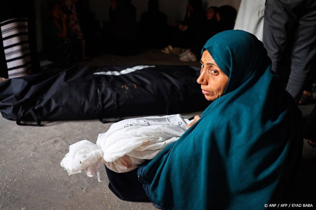 Tientallen doden door Israëlische luchtaanval op tentenkamp Rafah
