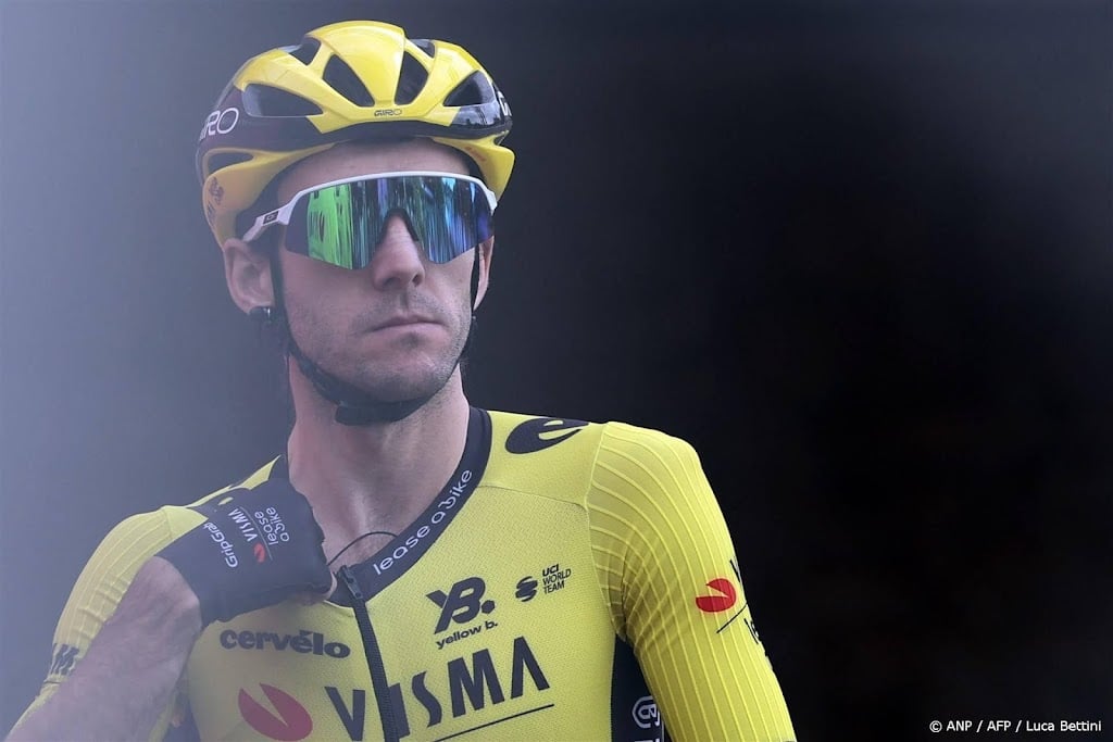 Visma-kopman Yates blijft kalm en kijkt uit naar bergen in Giro 
