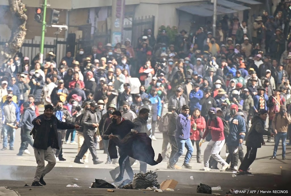 Ook halvering salaris president stopt protesten in Bolivia niet