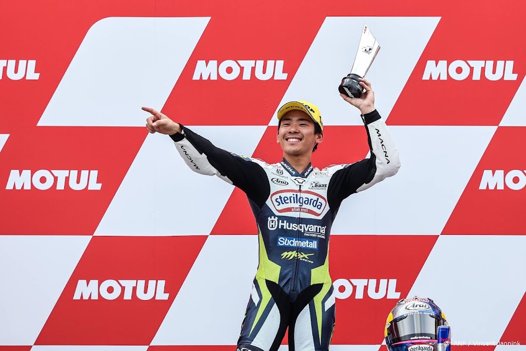 Sasaki wint maand na gebroken sleutelbenen Moto3-race bij TT