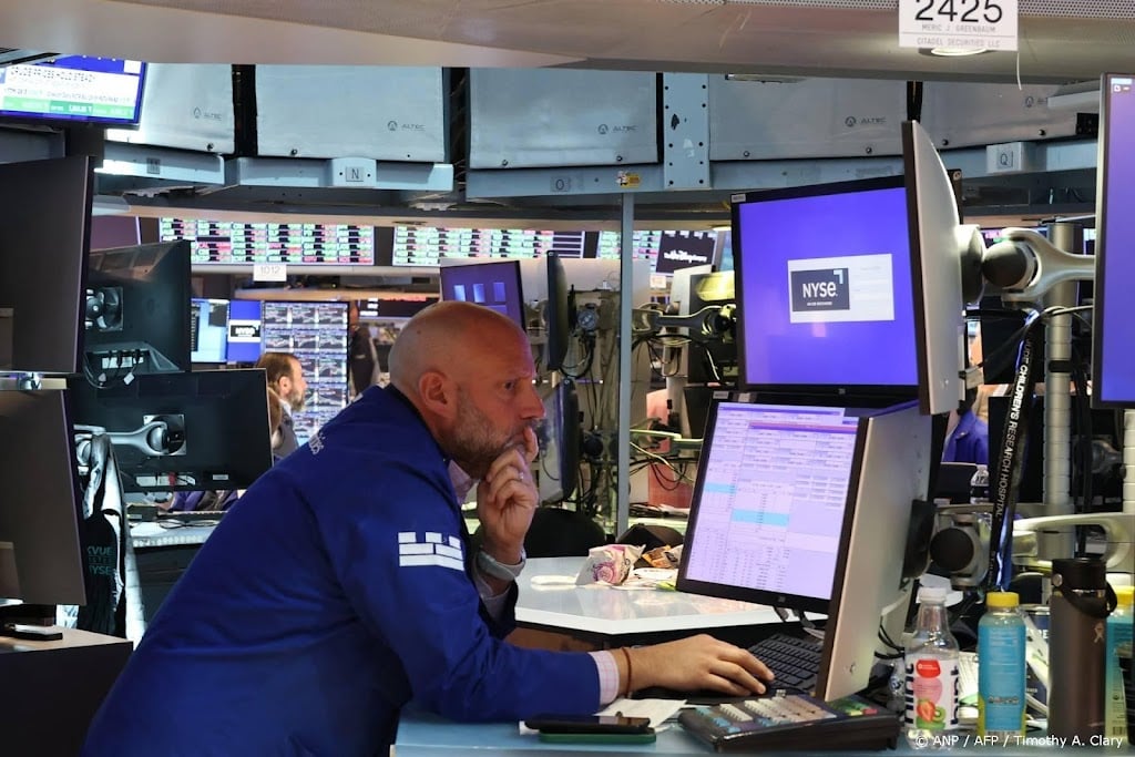 Dollar zakt in waarde na gerucht over mogelijke opvolging Powell