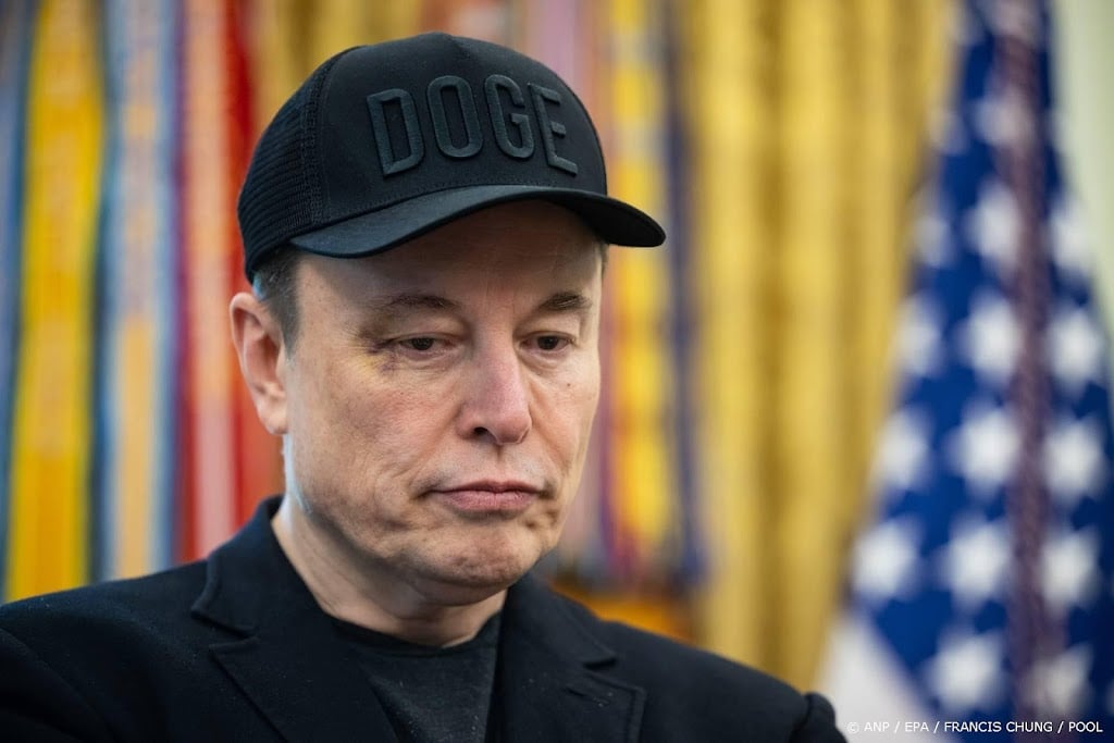 Forbes: Elon Musk ontslaat Tesla-bestuurder na daling verkopen
