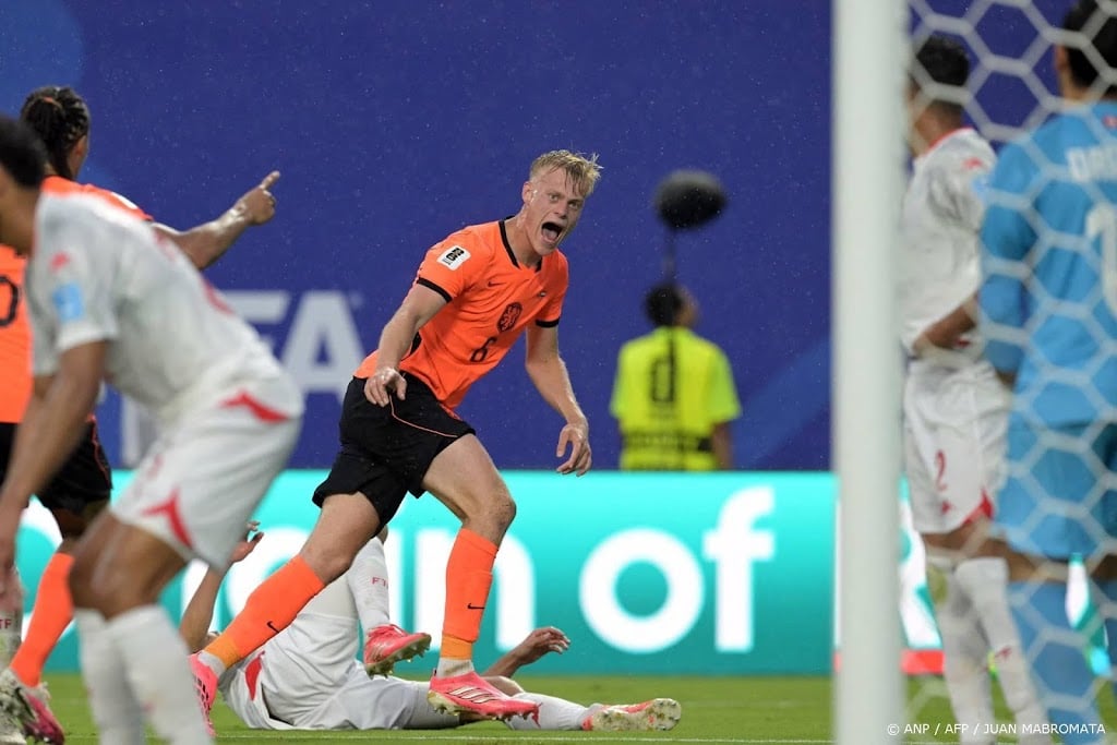 Van Hecke maakt zijn eerste doelpunt voor Oranje tegen Tunesië