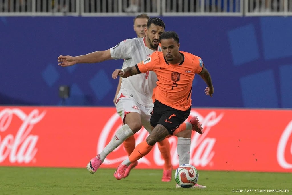Kluivert debuteert als invaller tegen Tunesië op WK voetbal