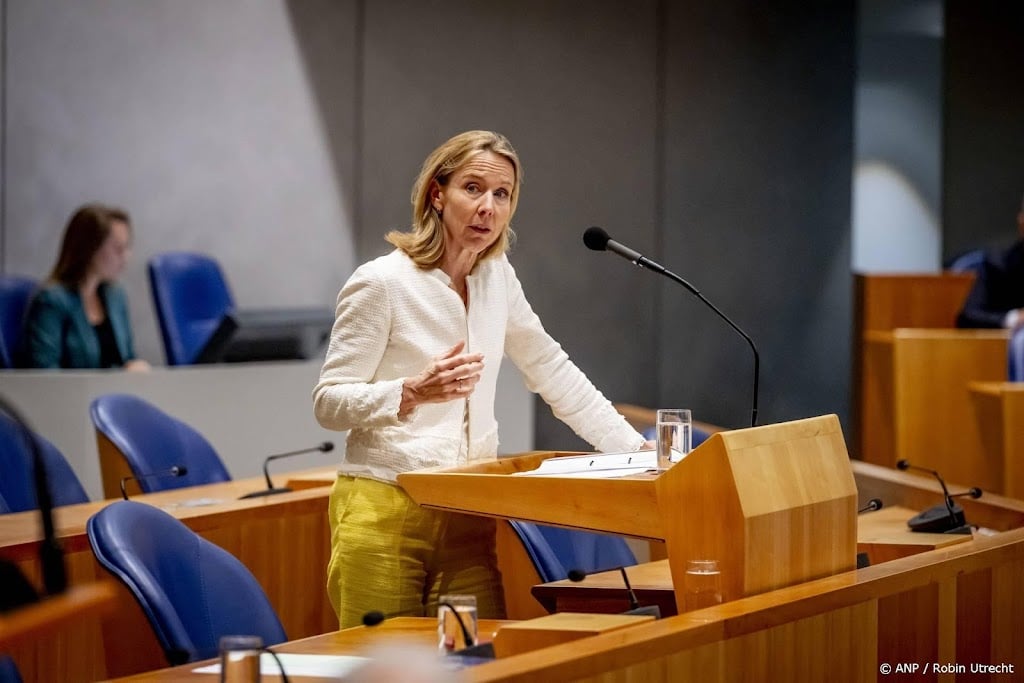 Kabinet komt met statiegeld op melk- en sapflessen
