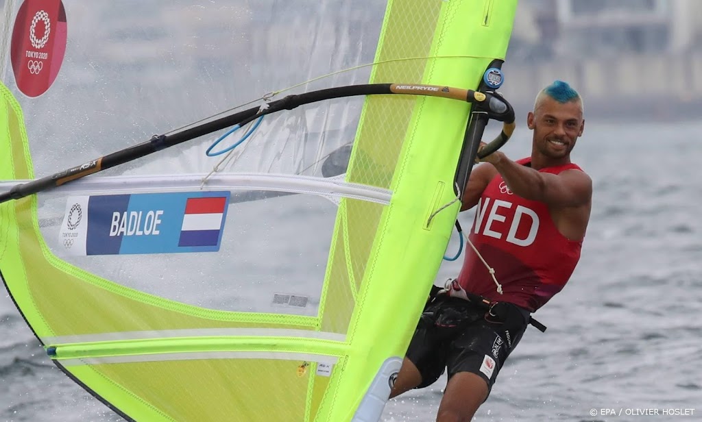 Diskwalificatie voor windsurfer Badloe, Bouwmeester voorin