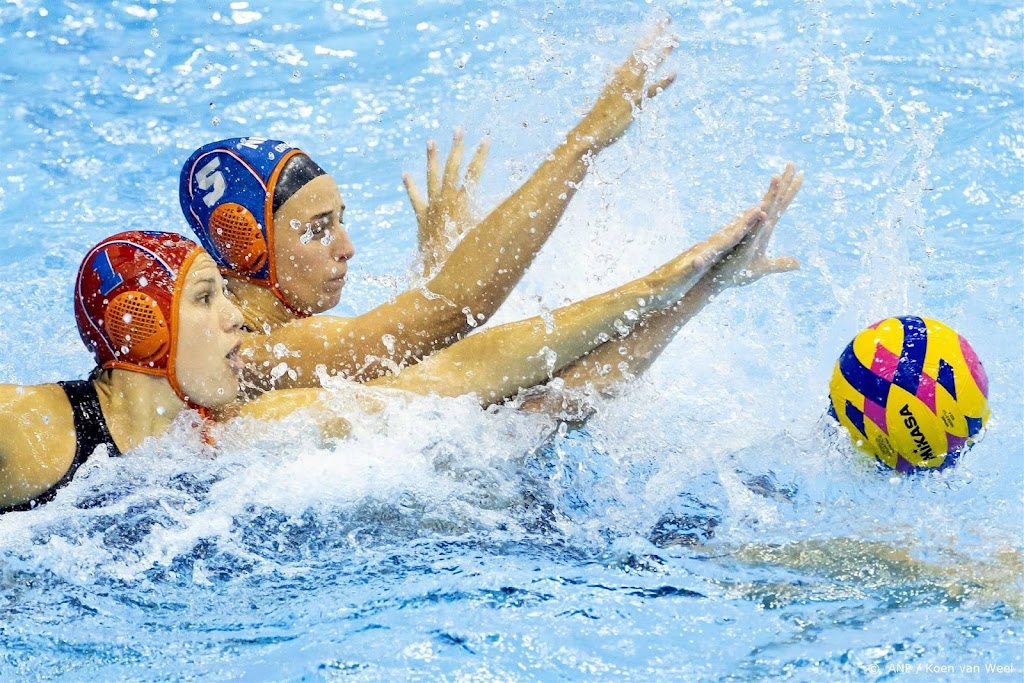 Waterpolosters in WK-finale tegen Europees kampioen Spanje
