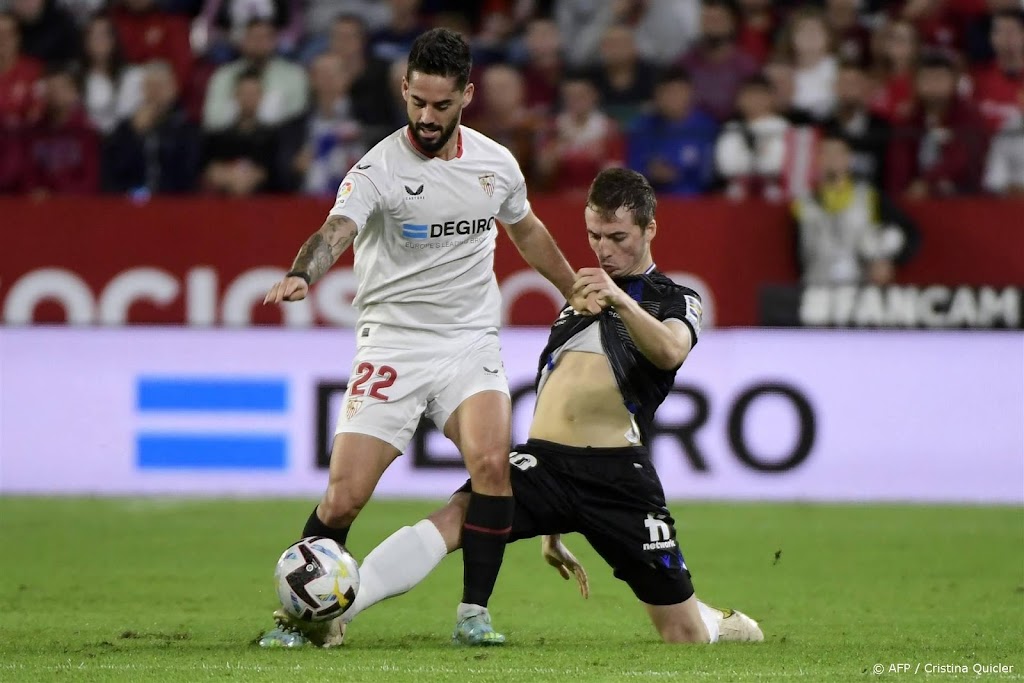 Voetbalclub Real Betis legt transfervrije middenvelder Isco vast