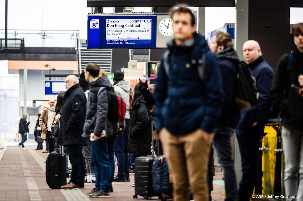 Werkzaamheden spoor tussen Den Haag en Rotterdam duren nog langer