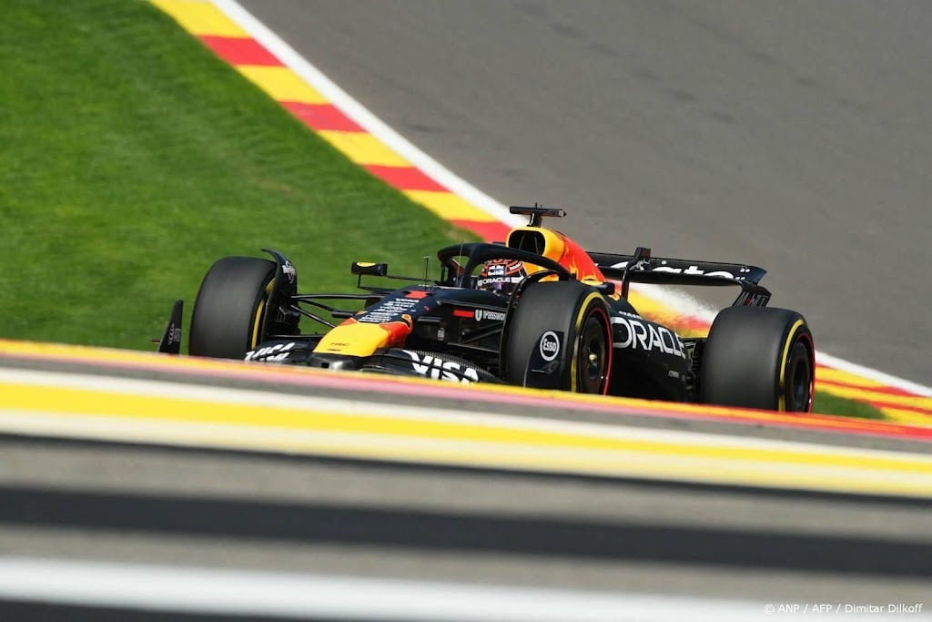 Verstappen troeft Piastri af en wint sprintrace op Spa