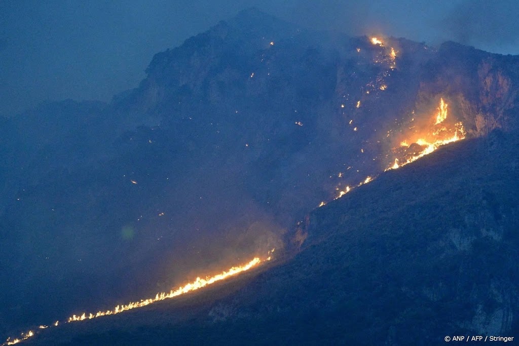 Honderden bosbranden op Sicilië