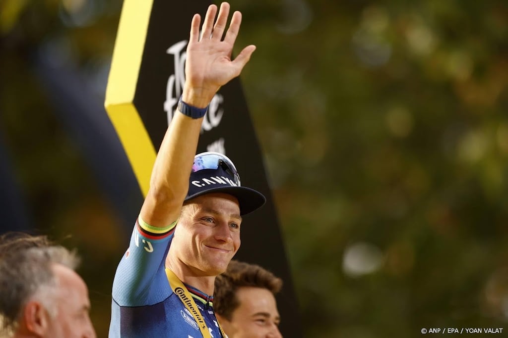 Van der Poel dacht al een jaar aan winnen op Champs-Élysées