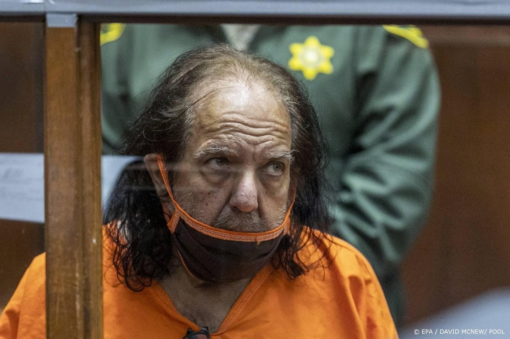 Pornoster Ron Jeremy aangeklaagd voor 30 nieuwe vergrijpen 
