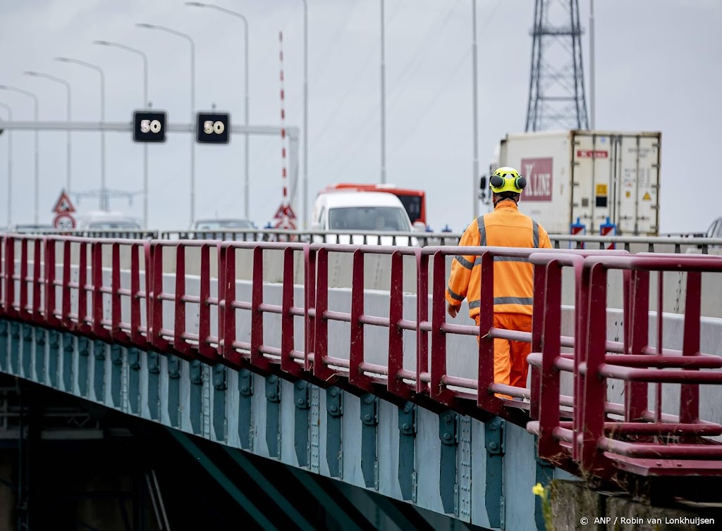 Haringvlietbrug hele weekend dicht vanwege werkzaamheden
