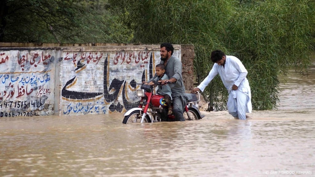 Noodtoestand Pakistan door watersnood, roep om hulp