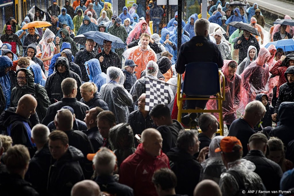 Zandvoort stroomt vol met duizenden fans voor Formule 1
