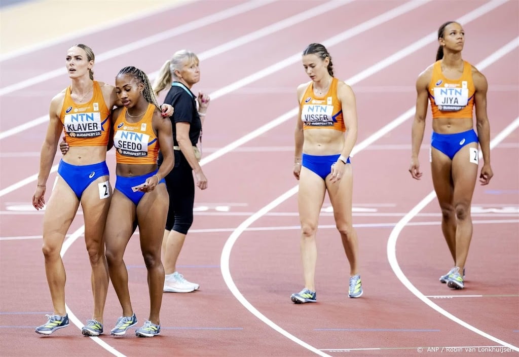 Estafettevrouwen 4x100 meter finishen niet na foute wissel