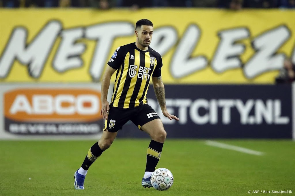 Vitesse ontbindt contract verdediger Pinto