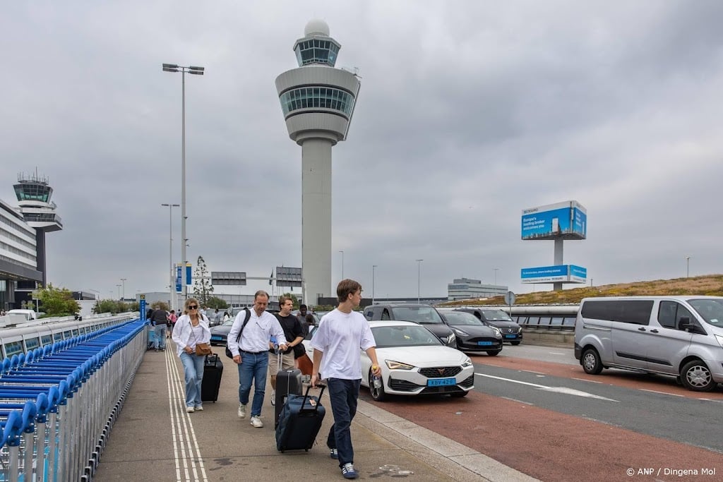 ILT dreigt met dwangsommen om lawaaiige nachtvluchten Schiphol