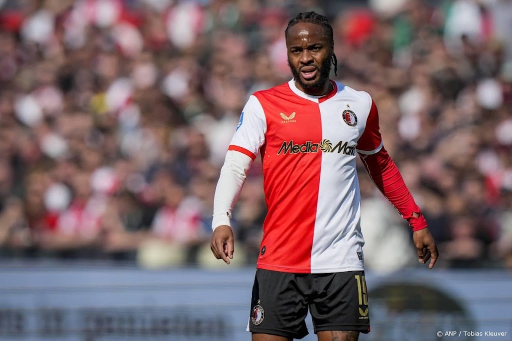 Sterling aangeklaagd voor gevaarlijk rijden en bezit lachgas
