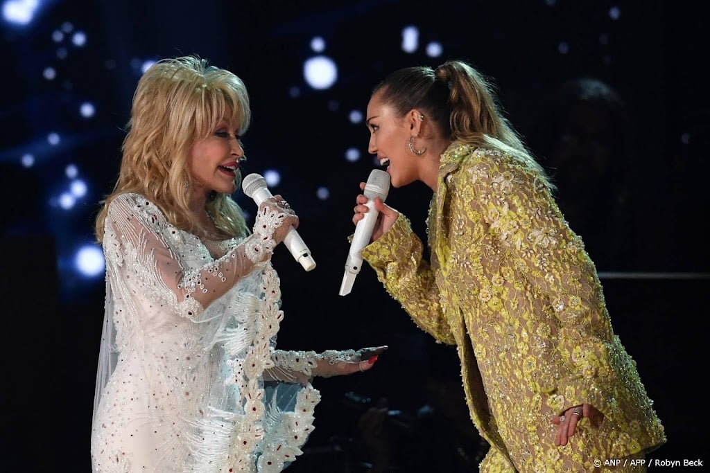 Miley Cyrus: Dolly Parton blijft 'engel aan mijn zijde'