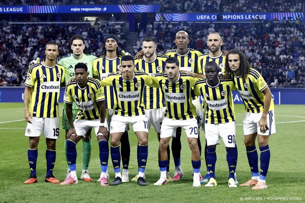 Oranje-international Aké met Fenerbahçe naar Champions League